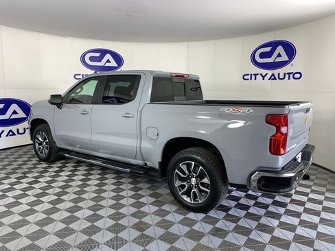 Used 2024 Chevrolet Silverado 1500 LT AWD/4WD image 5