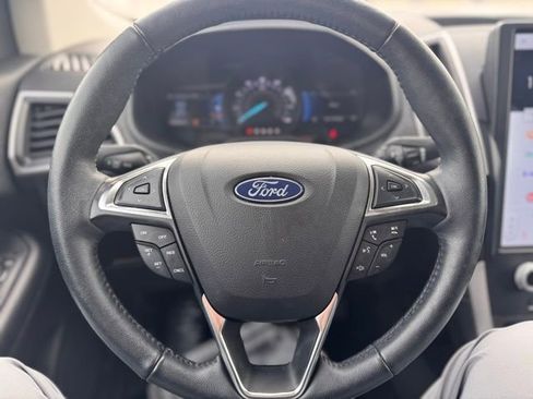 Used 2022 Ford Edge SEL w/ Convenience Package image 9