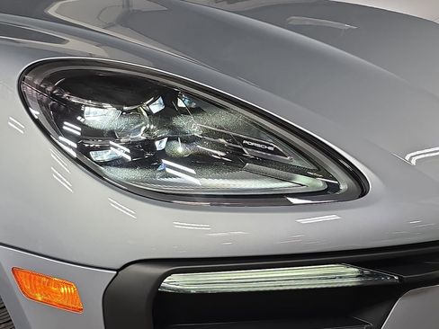 New 2026 Porsche Macan image 12