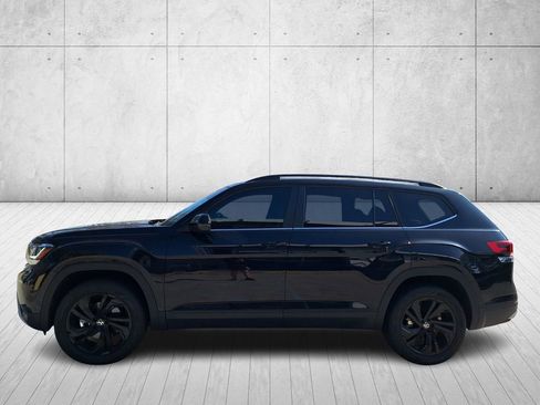 Used 2022 Volkswagen Atlas SE image 2