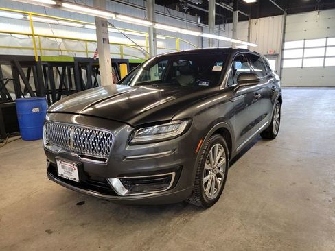 Used 2019 Lincoln Nautilus Select image 3