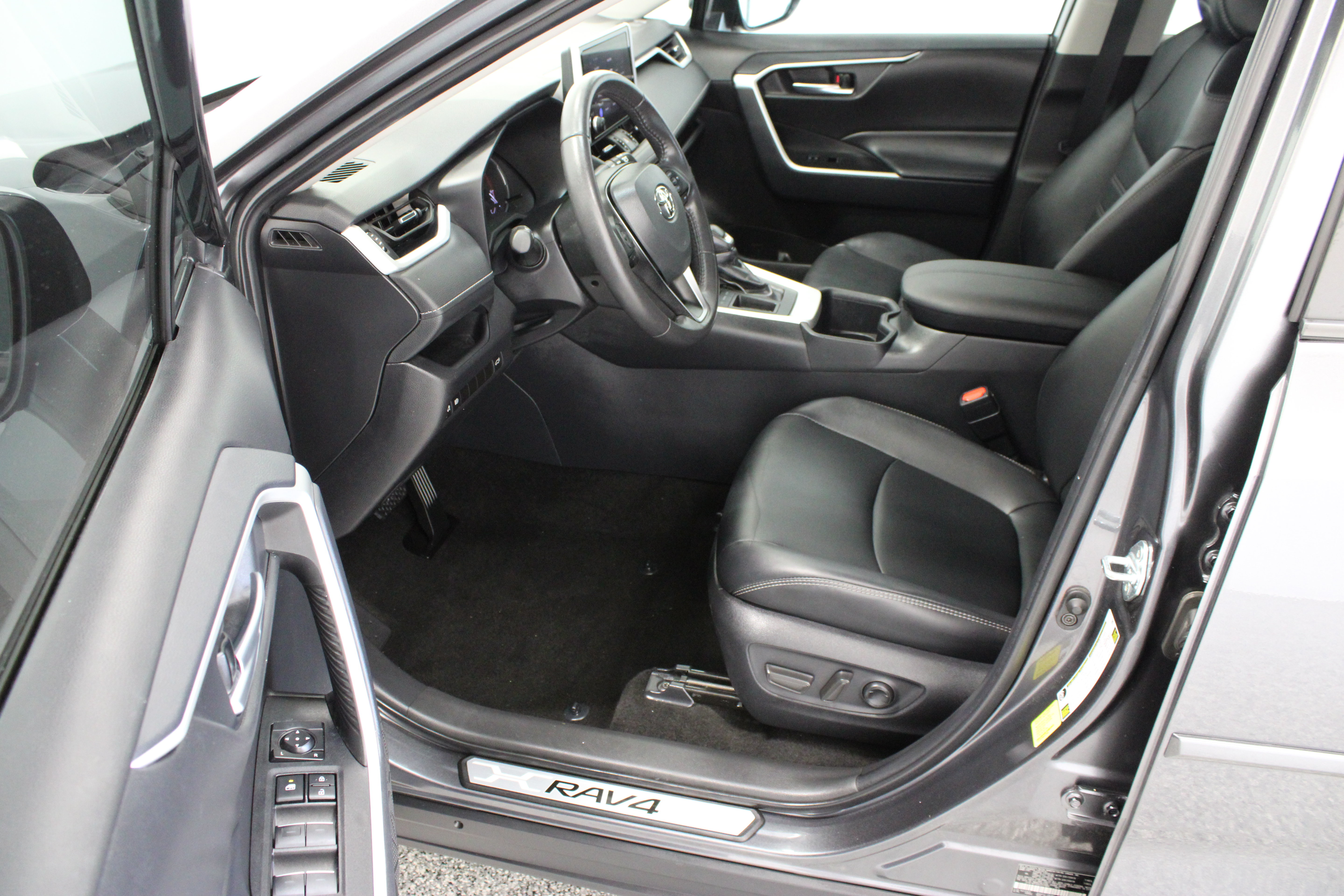 Certified 2025 Toyota RAV4 XLE Premium FWD image 14