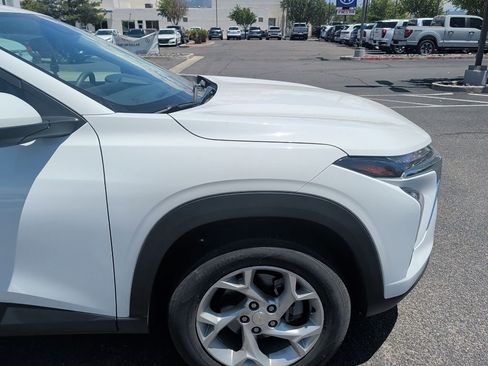 Used 2024 Chevrolet Trax LS w/ LS Convenience Package FWD image 5