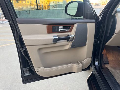 Used 2016 Land Rover LR4 HSE image 10