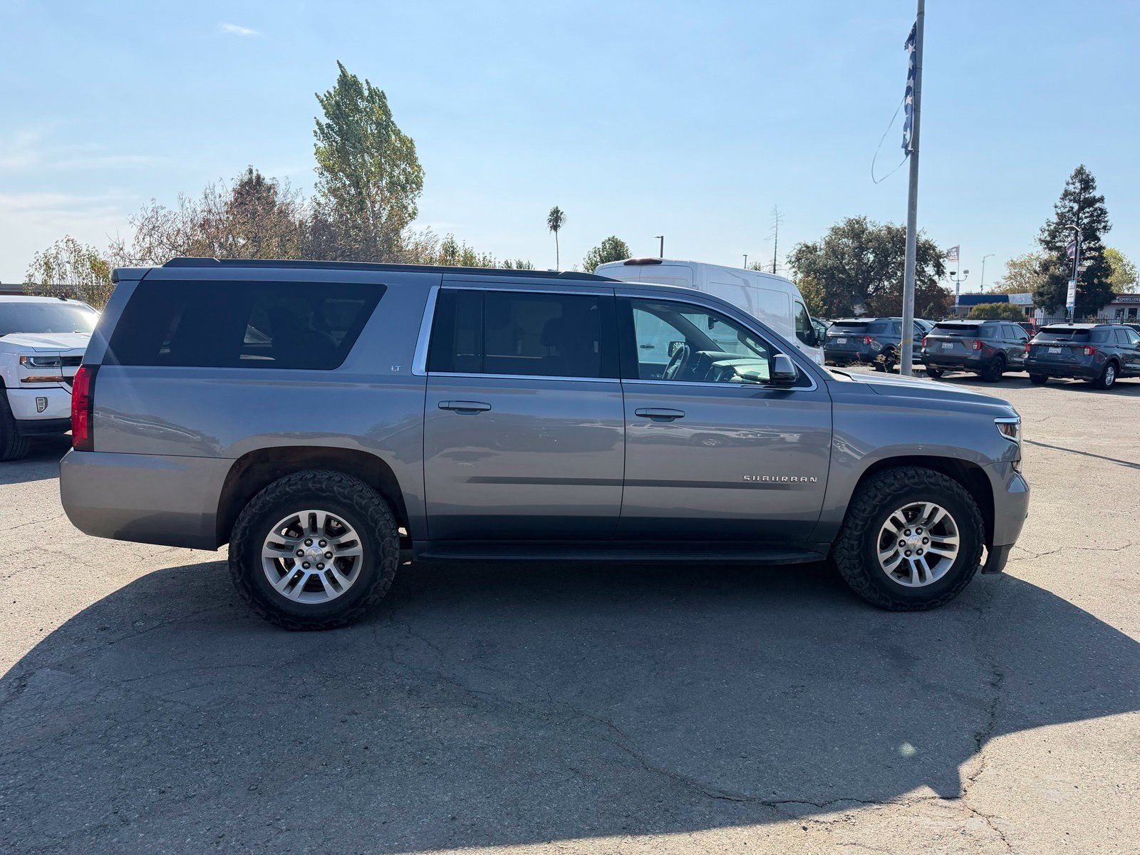 Used 2018 Chevrolet Suburban LT AWD/4WD image 6