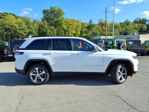 New 2025 Jeep Grand Cherokee Limited image 3