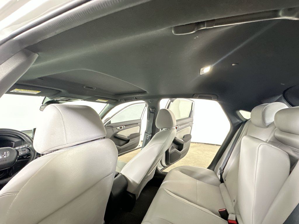 Used 2025 Honda Civic Sport image 15