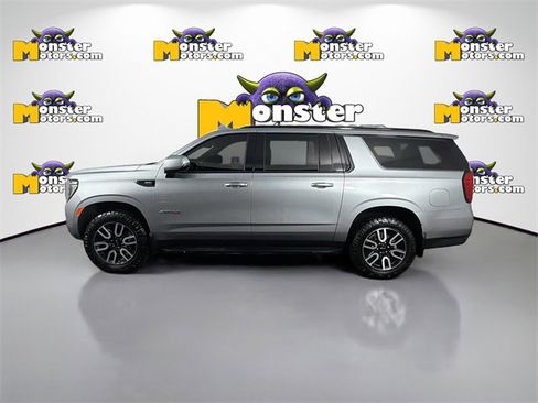 Used 2023 GMC Yukon XL AT4 image 8