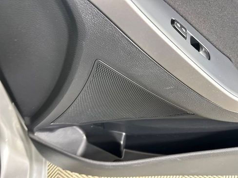 Used 2017 Hyundai Elantra GT FWD image 25
