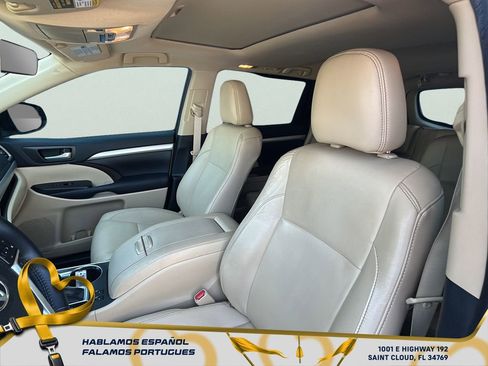 Used 2019 Toyota Highlander XLE image 17