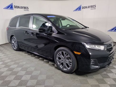 Certified 2025 Honda Odyssey Touring image 11