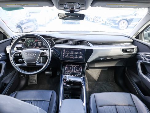 Used 2024 Audi Q8 e-tron Premium Plus w/ Premium Plus Package image 12