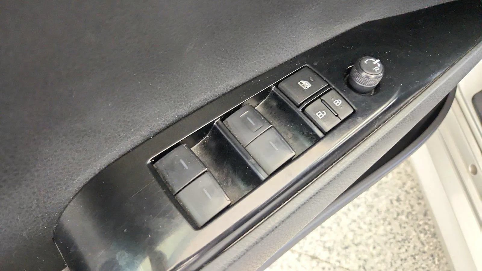 Used 2025 Toyota Camry LE FWD image 23