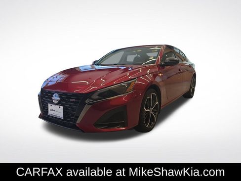 Used 2024 Nissan Altima 2.5 SR w/ SR Premium Package FWD image 1