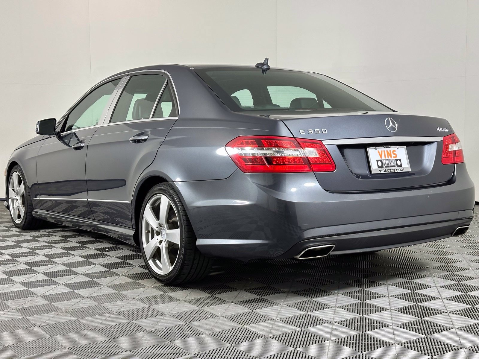 Used 2011 Mercedes-Benz E 350 4MATIC Sedan image 28