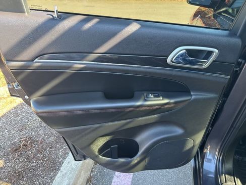 Used 2018 Jeep Grand Cherokee Trailhawk w/ Trailhawk Luxury Group AWD/4WD image 26