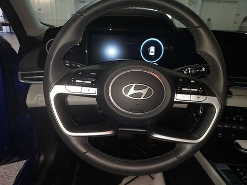 Used 2024 Hyundai Elantra Limited FWD image 20