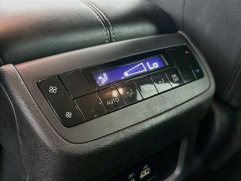 Used 2025 Nissan Pathfinder SV AWD/4WD image 26