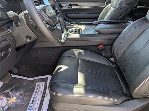 Used 2023 Jeep Grand Wagoneer L Series II w/ Flexible Seating Group AWD/4WD image 15