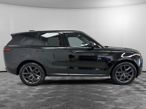 Used 2023 Land Rover Range Rover Sport SE image 3