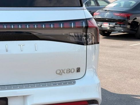 Used 2025 INFINITI QX80 Sensory w/ Exterior Package AWD/4WD image 11