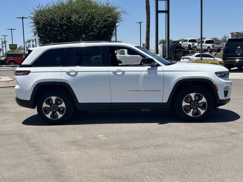 Used 2024 Jeep Grand Cherokee Limited 4xe AWD/4WD image 6