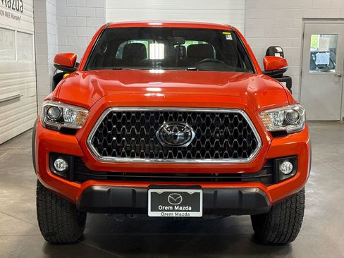 Used 2018 Toyota Tacoma TRD Off-Road w/ Technology Package AWD/4WD image 2