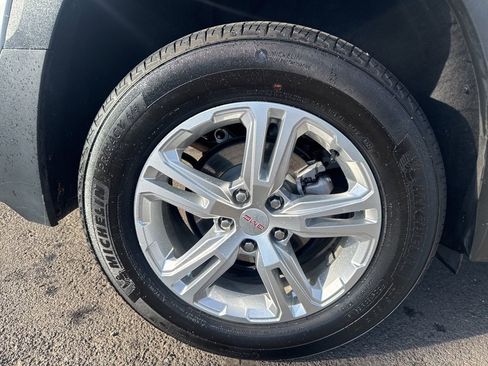 Used 2022 GMC Terrain SLE image 9