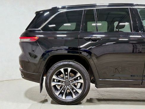 Used 2023 Jeep Grand Cherokee Overland w/ Advanced Protech Group III image 13