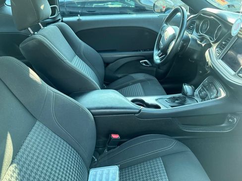 Used 2023 Dodge Challenger SXT RWD image 7