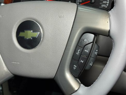 Used 2012 Chevrolet Suburban LT image 41