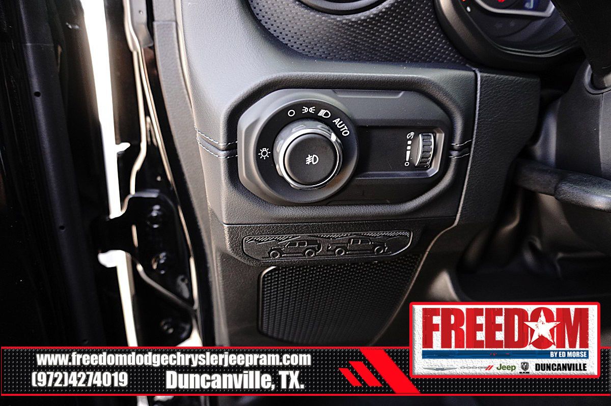 Used 2026 Jeep Wrangler Unlimited Rubicon AWD/4WD image 28