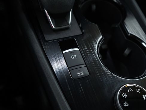 Used 2023 Nissan Rogue SV w/ SV Premium Package image 25