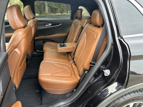 Certified 2022 Lincoln Nautilus Reserve image 26