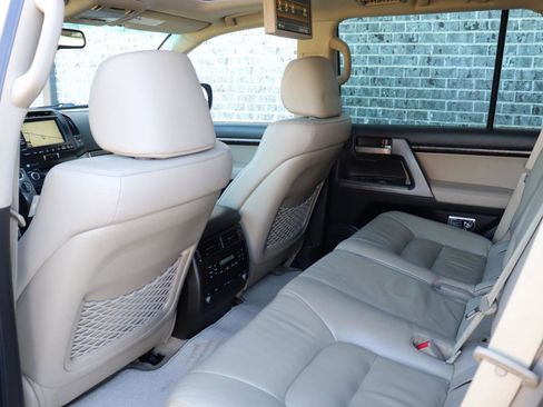Used 2008 Toyota Land Cruiser image 46