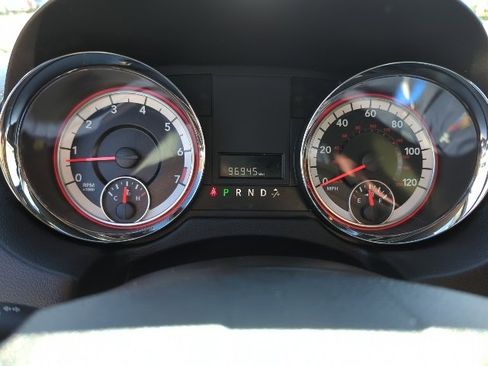 Used 2019 Dodge Grand Caravan SXT image 10