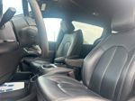 Used 2025 Chrysler Pacifica Select FWD image 5
