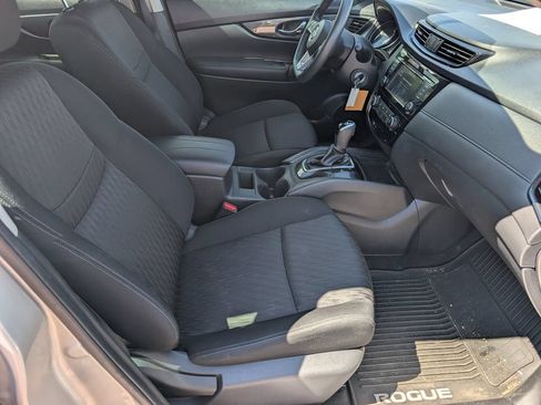 Used 2018 Nissan Rogue S AWD/4WD image 12