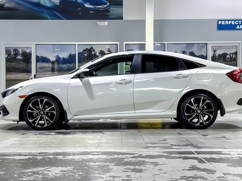 Used 2020 Honda Civic Sport image 2