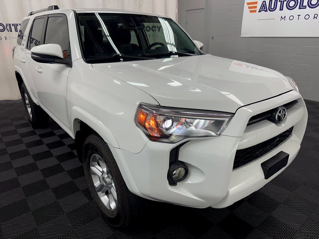 Used 2023 Toyota 4Runner SR5 Premium w/ Moonroof Package AWD/4WD image 2