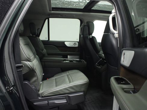 Used 2022 Lincoln Navigator L Black Label AWD/4WD image 16