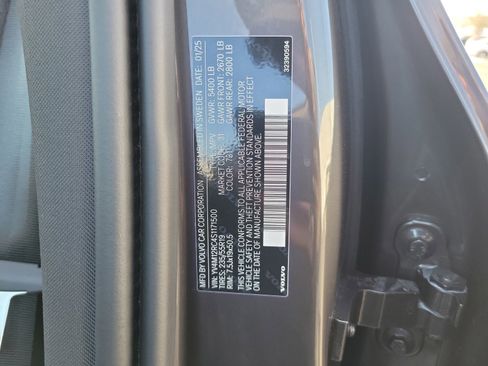 Used 2025 Volvo XC60 B5 Plus image 31