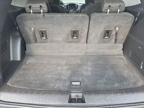 Used 2020 Chevrolet Traverse LT FWD image 18