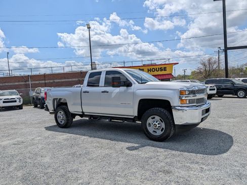 Used 2019 Chevrolet Silverado 2500 W/T image 3