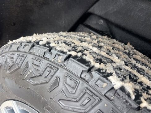 Used 2023 Chevrolet Colorado Z71 w/ Z71 Convenience Package 2 image 25