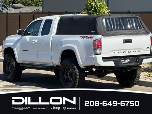 Used 2023 Toyota Tacoma TRD Sport AWD/4WD image 9