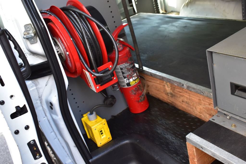 Used 2014 Chevrolet Express 2500 RWD image 21