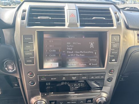 Used 2015 Lexus GX 460 Luxury AWD/4WD image 16