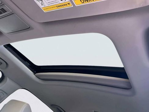 Used 2017 Honda CR-V Touring image 14