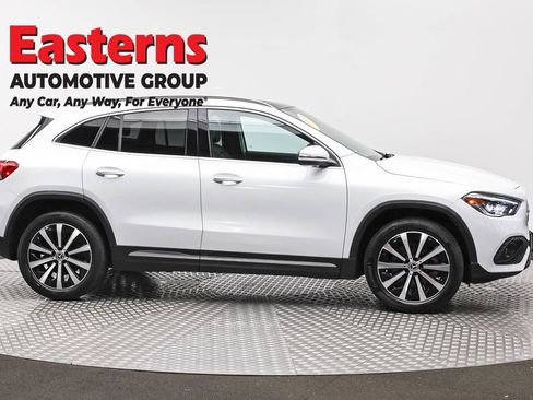 Used 2023 Mercedes-Benz GLA 250 4MATIC w/ Premium Package image 4